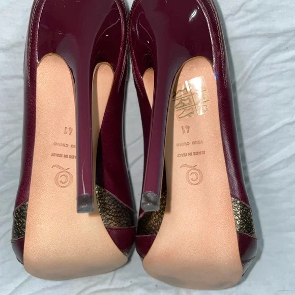 Alexander McQueen open toe stilettos. - Picture 6 of 7